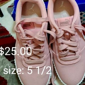 Cute pink tenny shoes